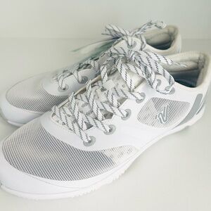 Varsity Ascend Air Sz 9.5 White and Gray Cheer Shoes